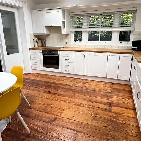 Holiday home Shelbourne By Rds&aviva *